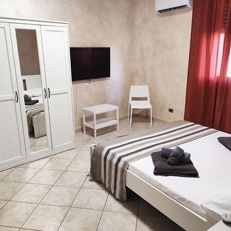 Alloggio Alfa - Central Apartment Civitavecchia Exteriör bild