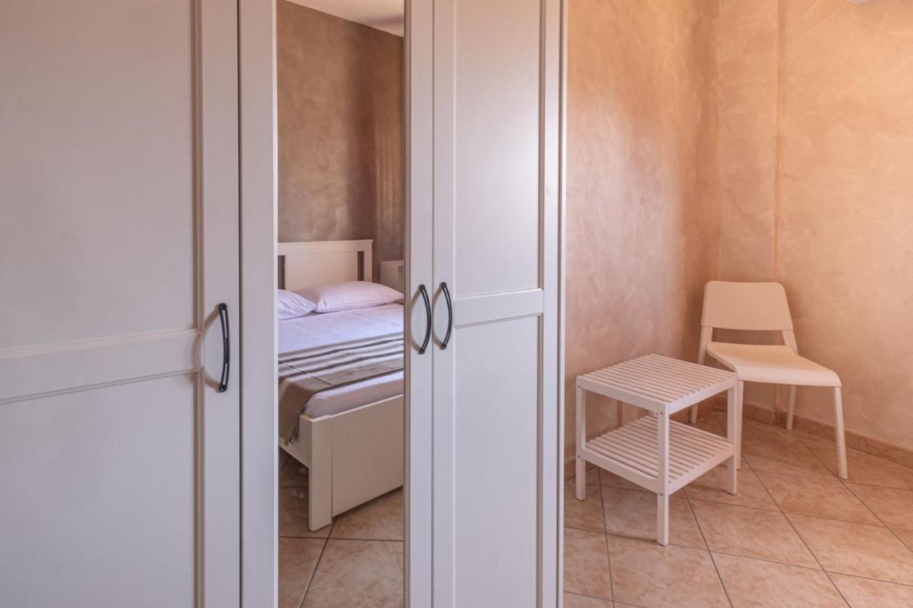 Alloggio Alfa - Central Apartment Civitavecchia Exteriör bild