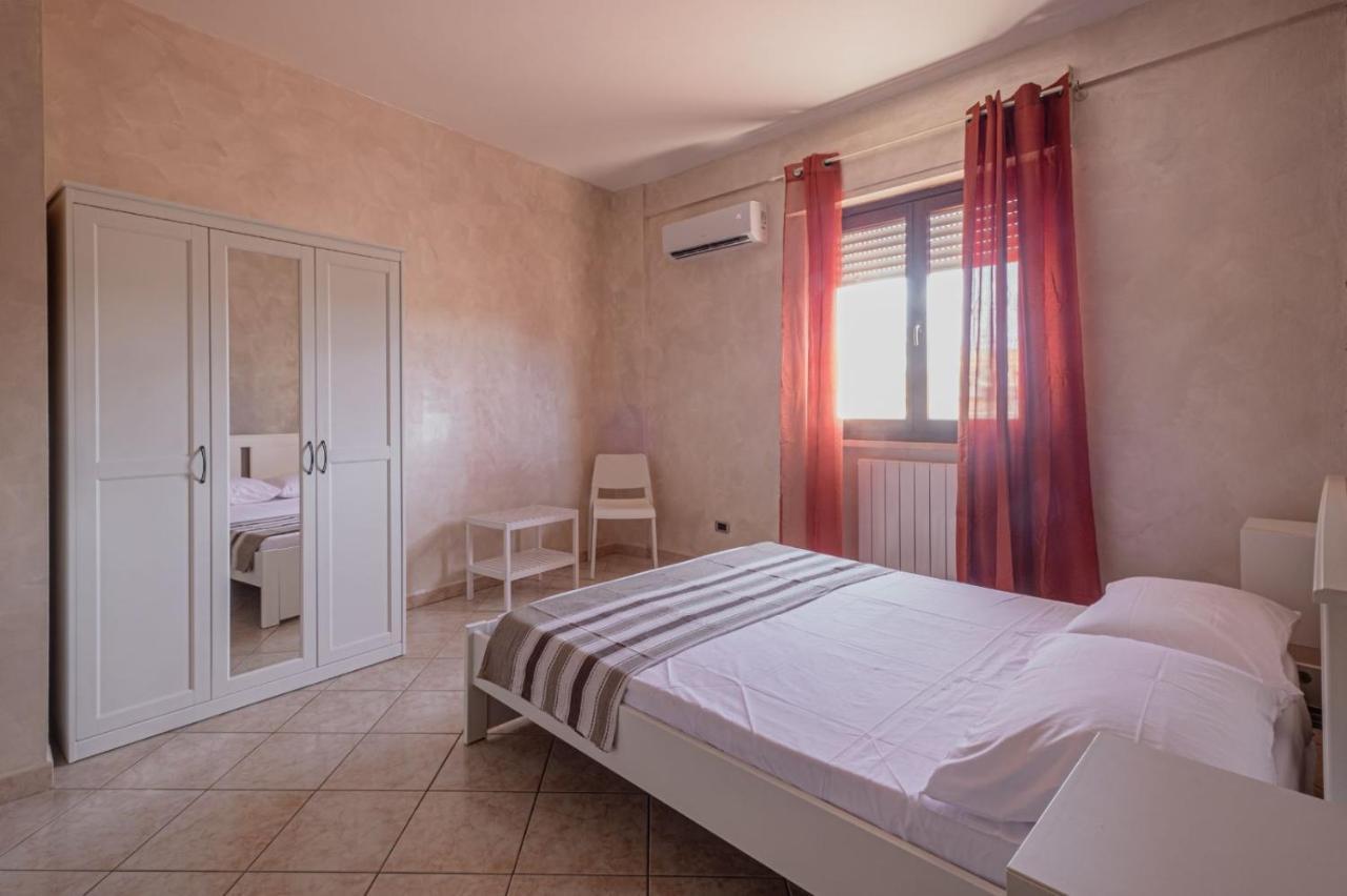 Alloggio Alfa - Central Apartment Civitavecchia Exteriör bild