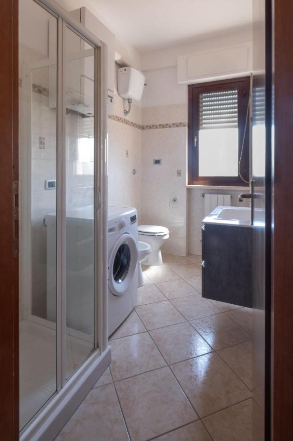 Alloggio Alfa - Central Apartment Civitavecchia Exteriör bild