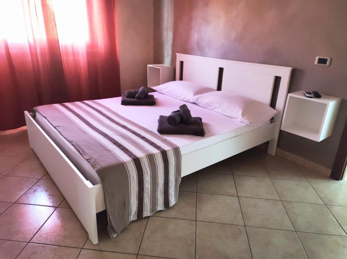 Alloggio Alfa - Central Apartment Civitavecchia Exteriör bild